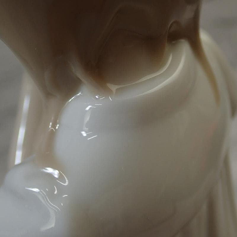 RU-6400 ＮＡＯ フィギュリン あくびをする少女