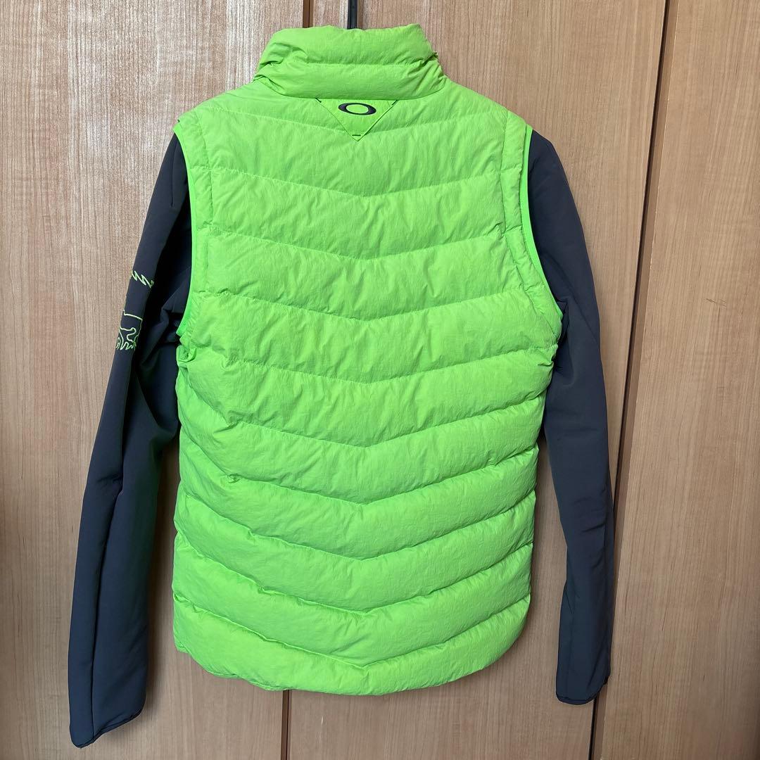 Oakley 蛍光グリーン ダウンベスト M