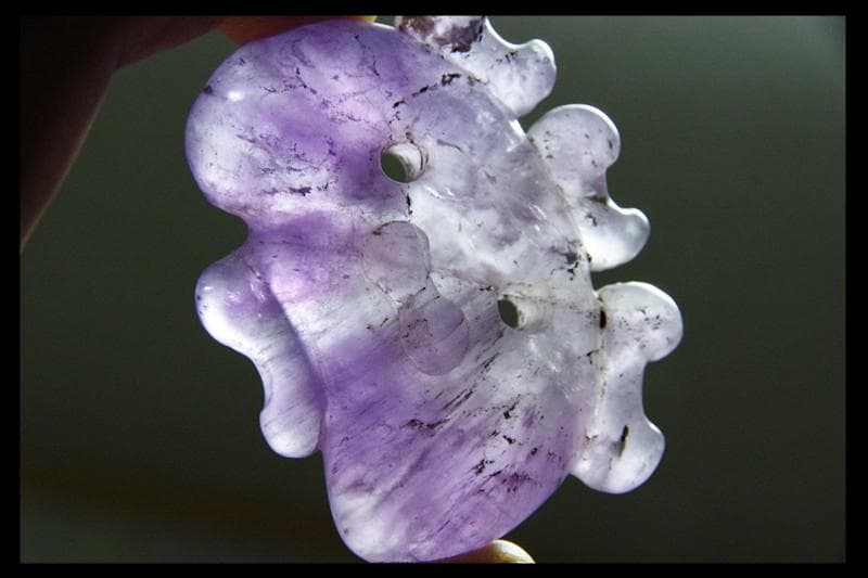 【A4】古墳期　表面風化濃ゆい紫水晶製　6.4CM異状獣形勾玉　縄文時代出土石器