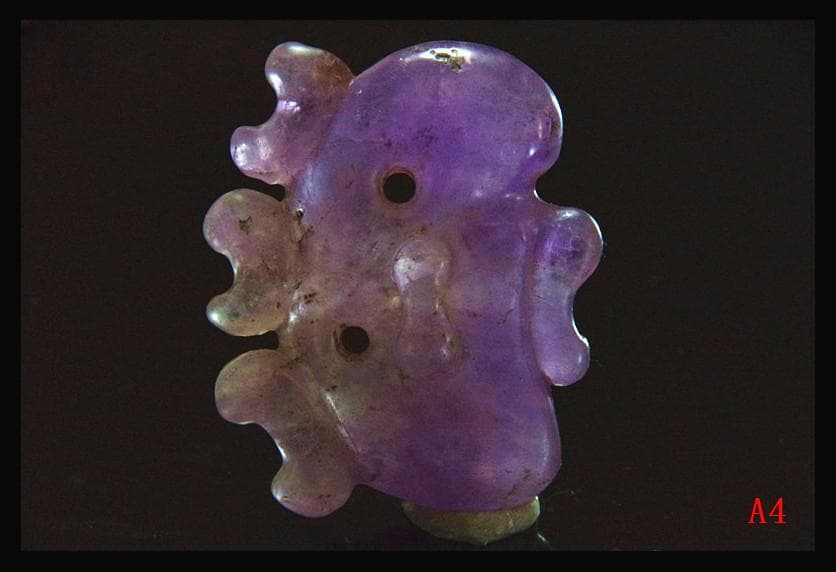 【A4】古墳期　表面風化濃ゆい紫水晶製　6.4CM異状獣形勾玉　縄文時代出土石器