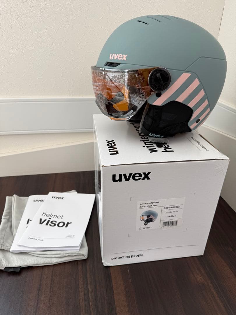 UVEX 54-58 M ウベックス スキー スノーボード ヘルメット バイザー