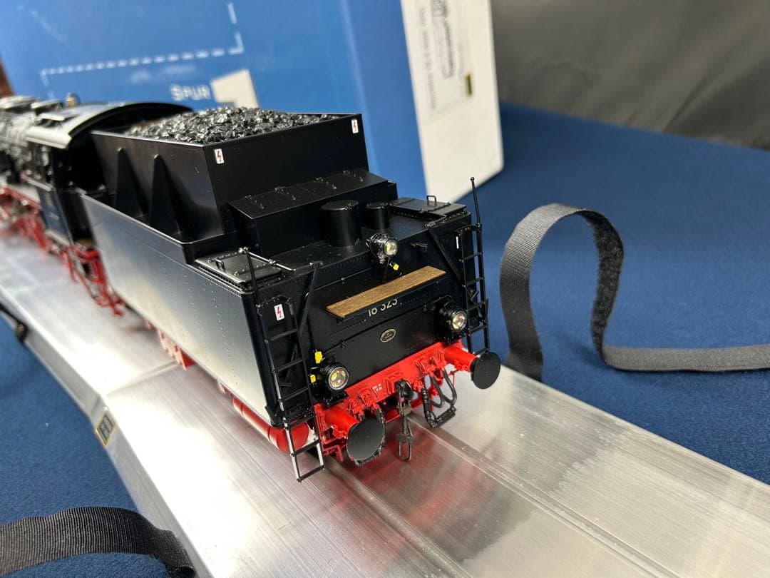 ドイツ 蒸気機関車 KM1 Modellbau BAUREIHE 18.3