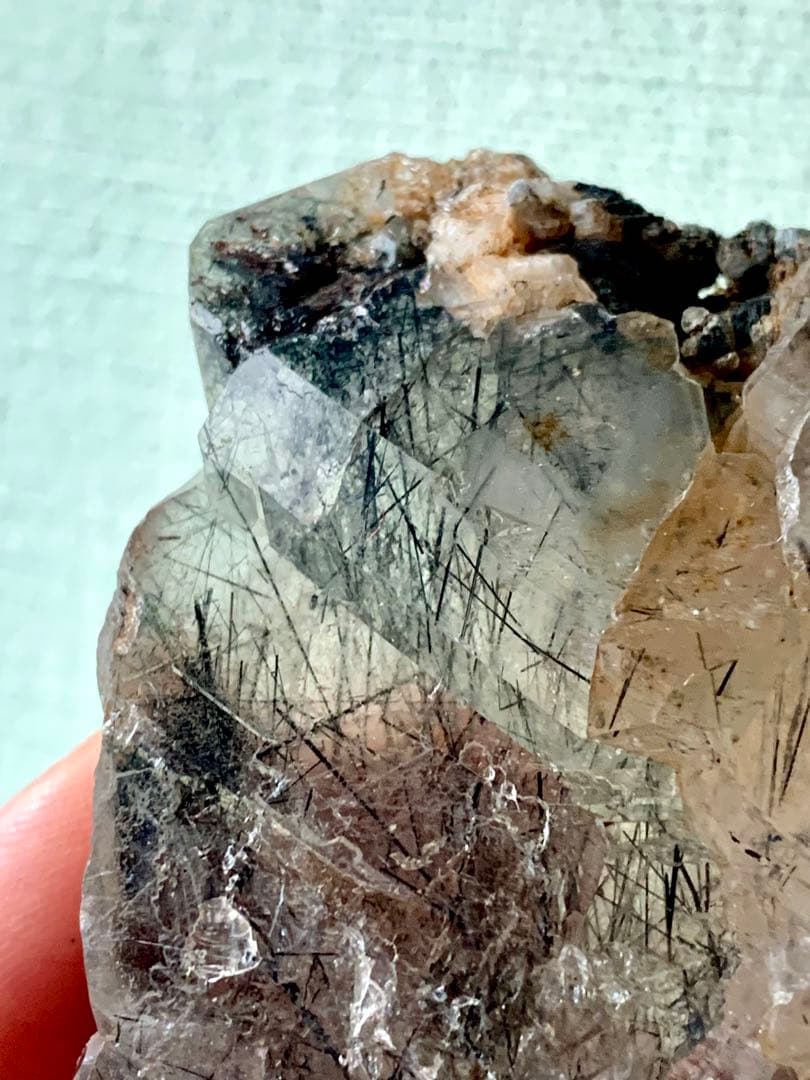 シン・ザギマウンテンクォーツ55/黒針入り/ツートン