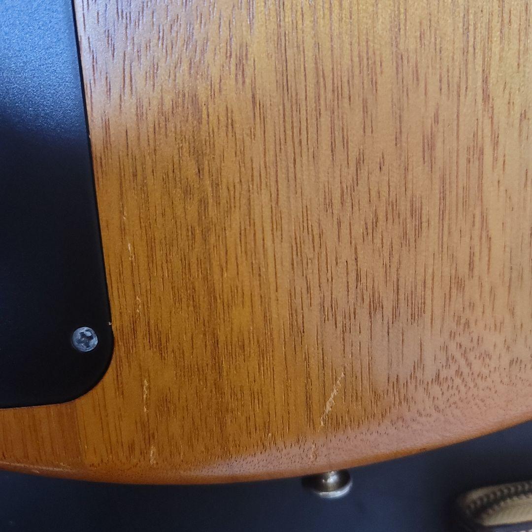 エレキベース6弦