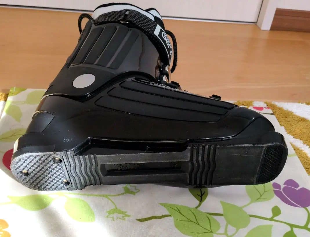 GEN BUMPS7 スキーブーツ　26.0cm