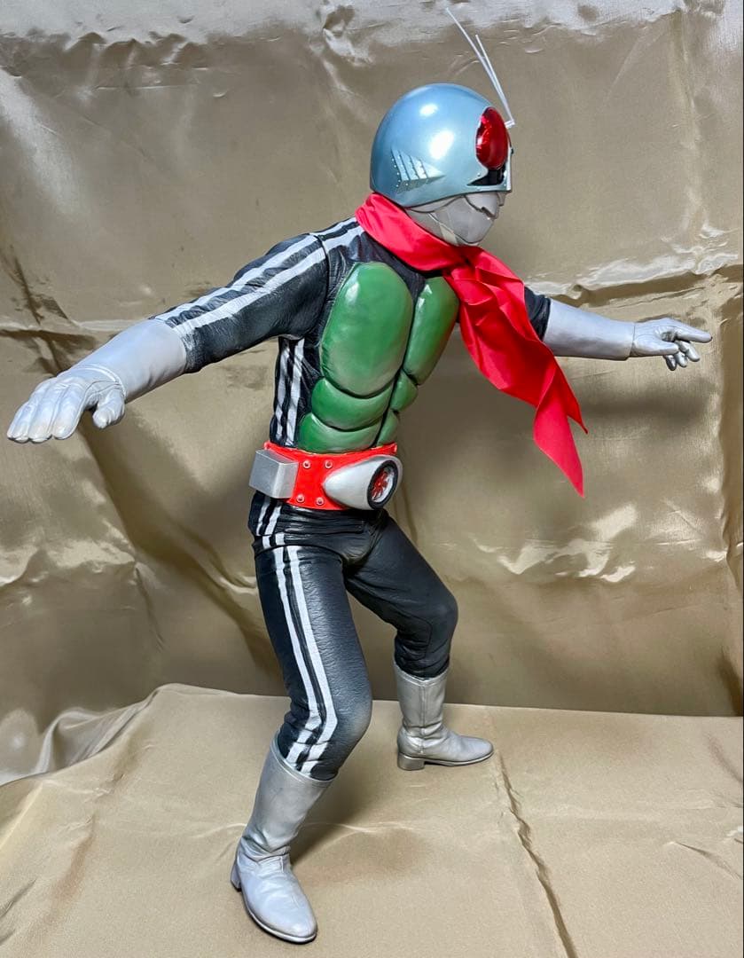仮面ライダー新1号改造リペイント完成品(検索 海洋堂 メディコム 1/1マスク)