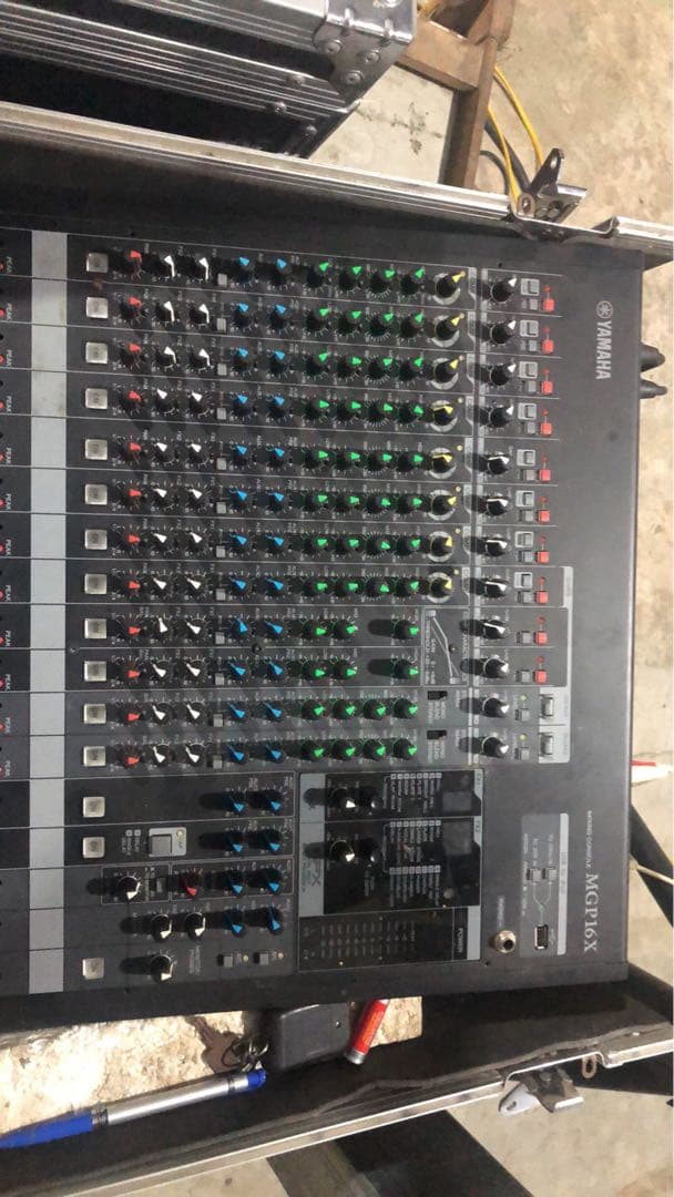 Yamaha MGX32/14FX DJミキサー