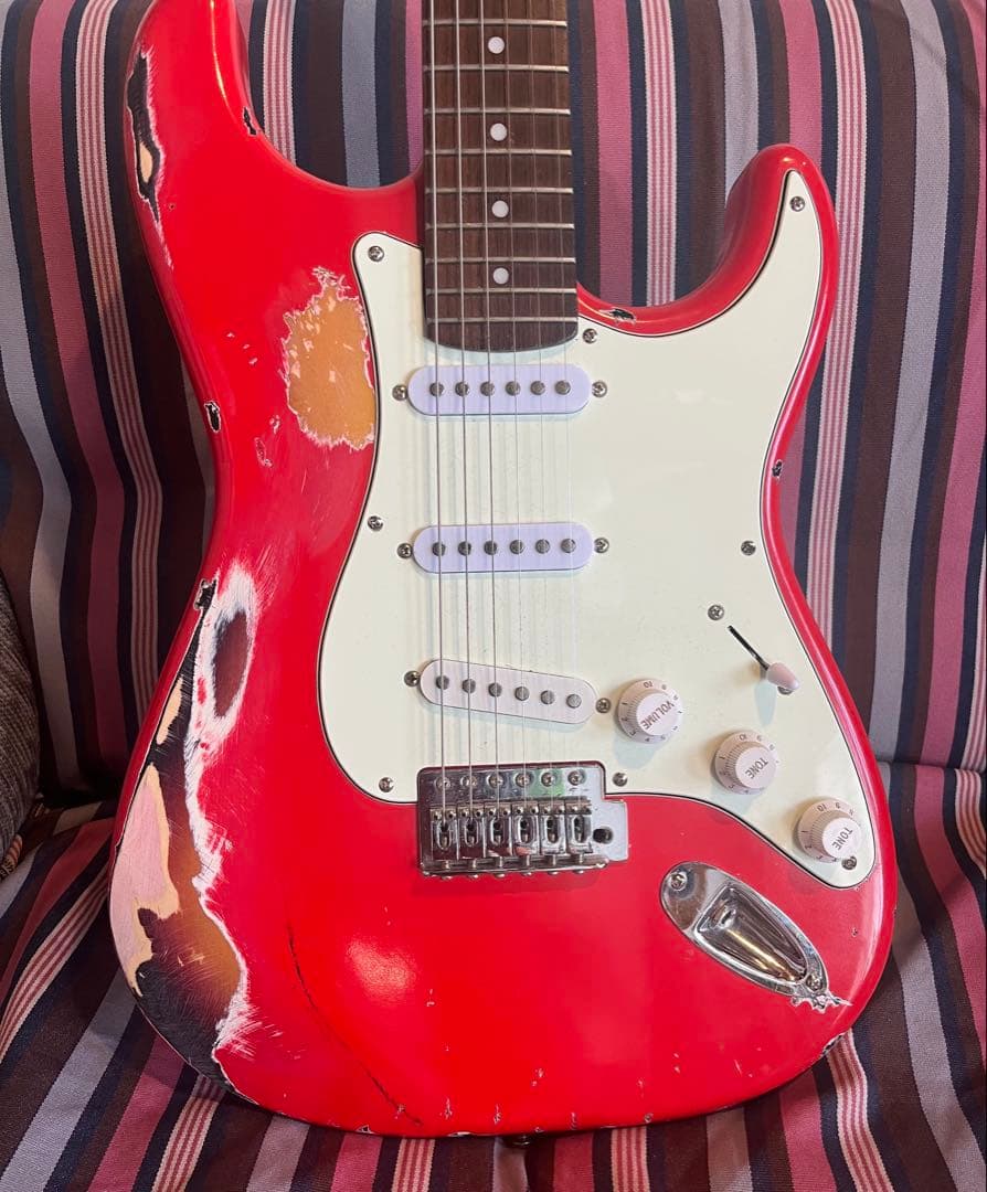メーカー不明Stratocaster フィエスタレッド　レリック加工