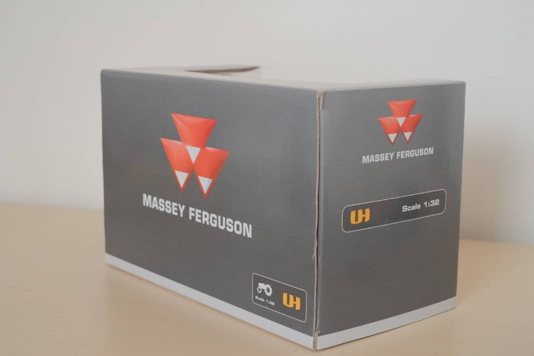 1/32　Massey Ferguson 2640　トラクター　ミニチュア