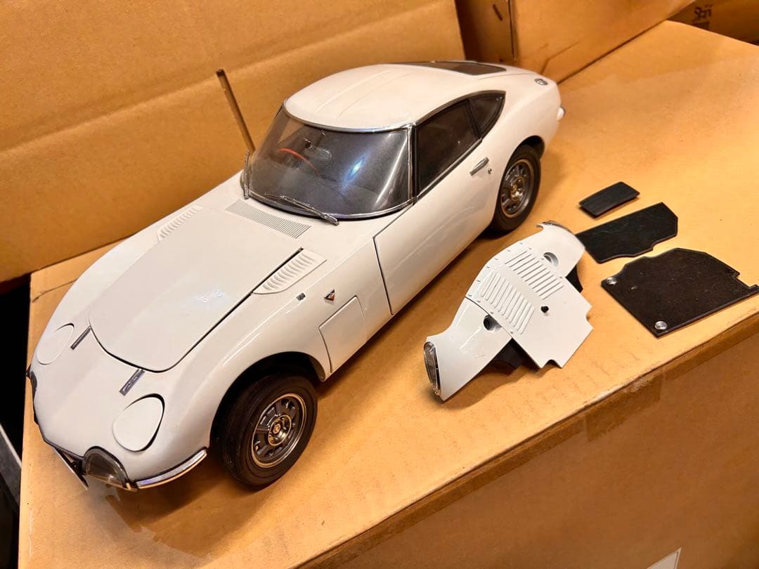 デアゴスティーニ 1/10 トヨタ 2000GT ホワイト 車体　現状品