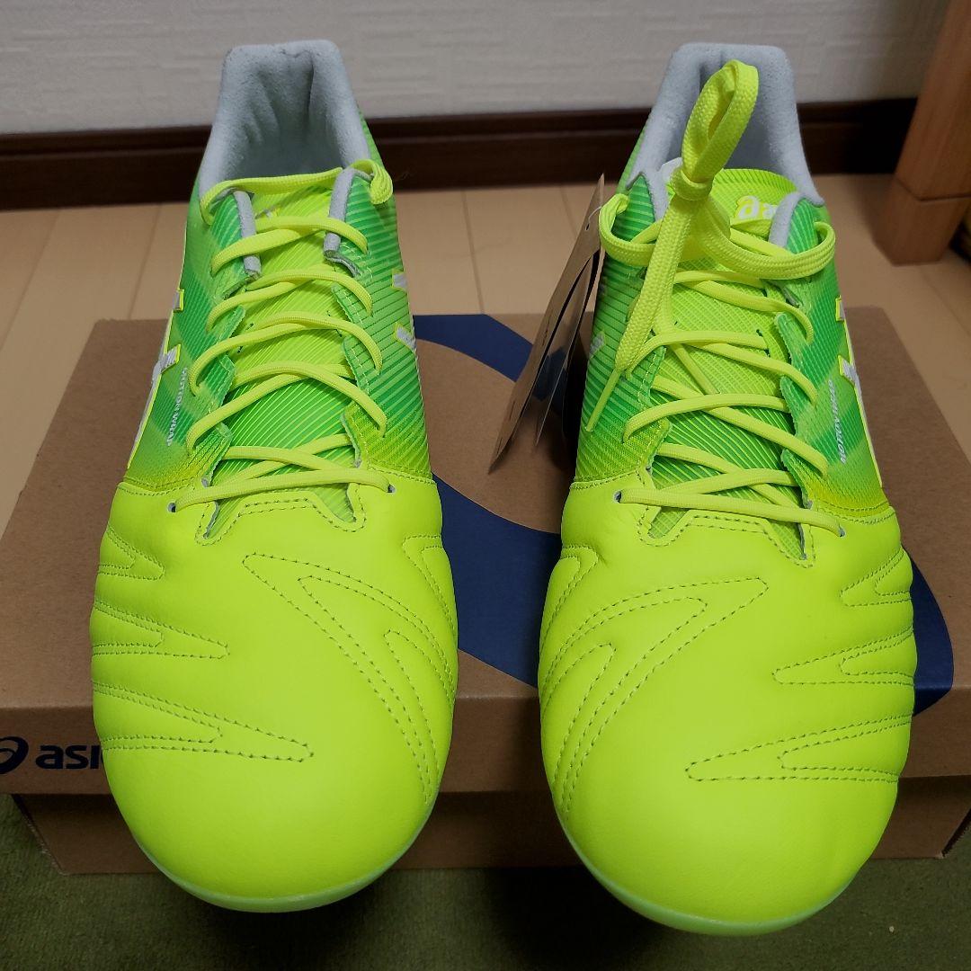 サッカースパイク ULTREZZA 3