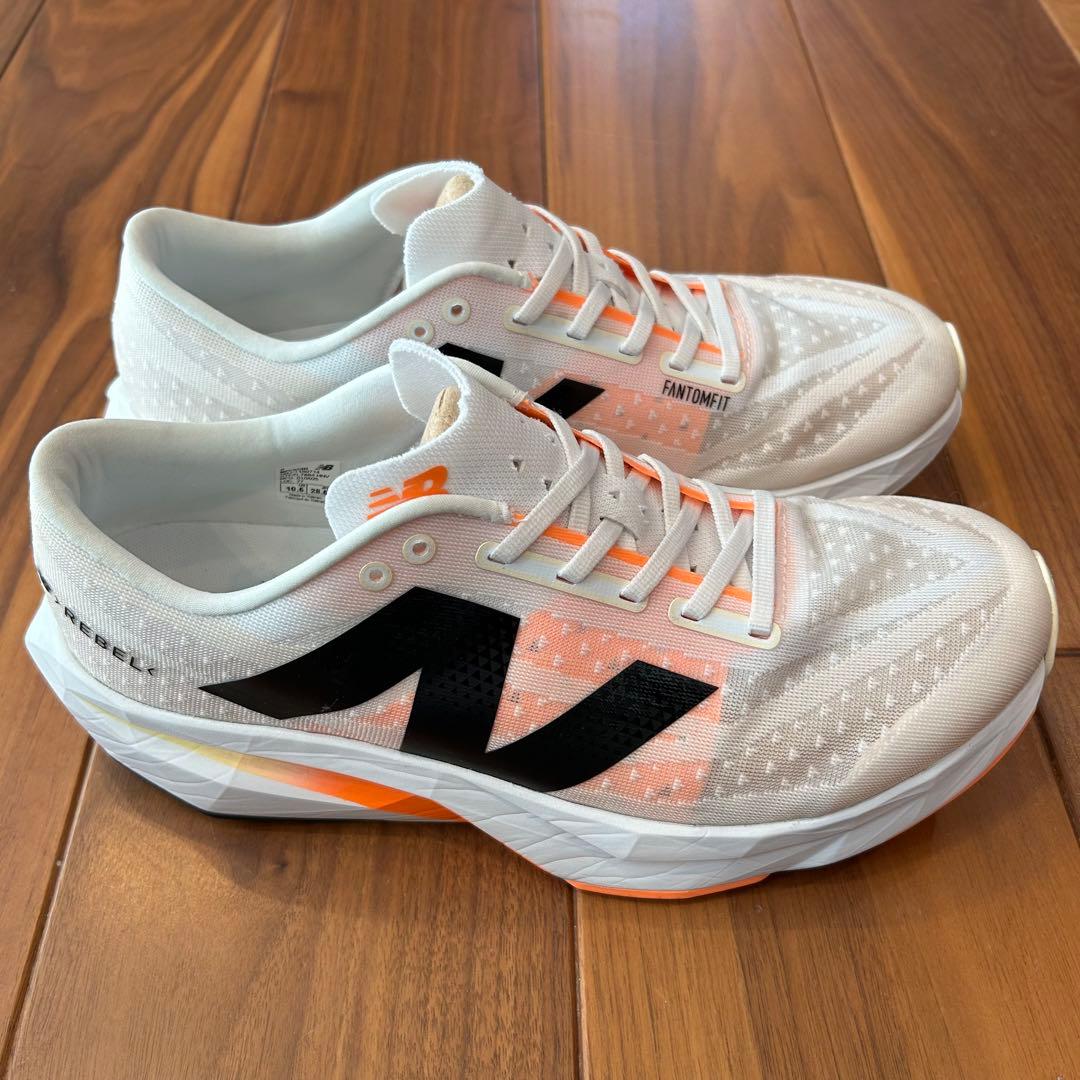 【美品】ニューバランス FuelCell Rebel v4 28.5cm