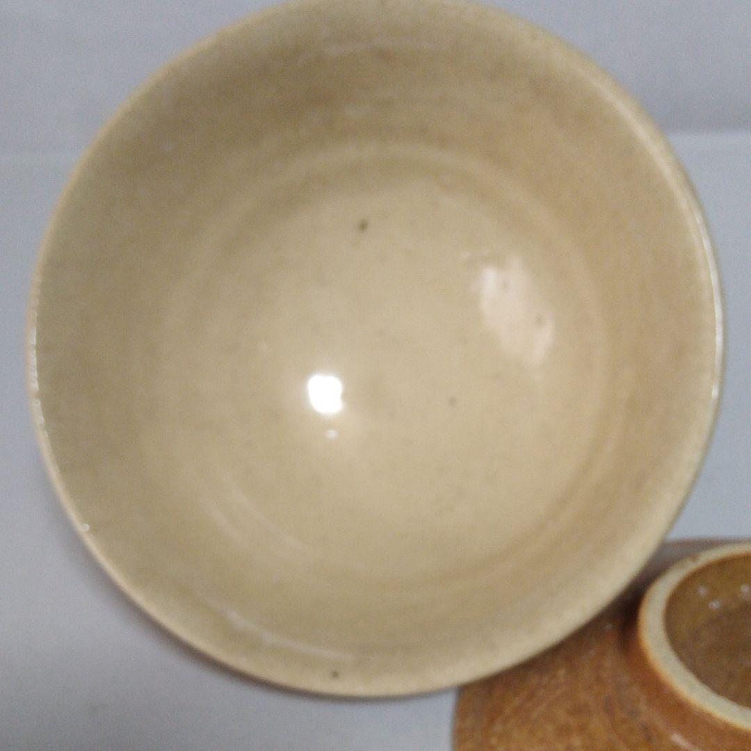 萩焼きの蓋付きお茶碗です。