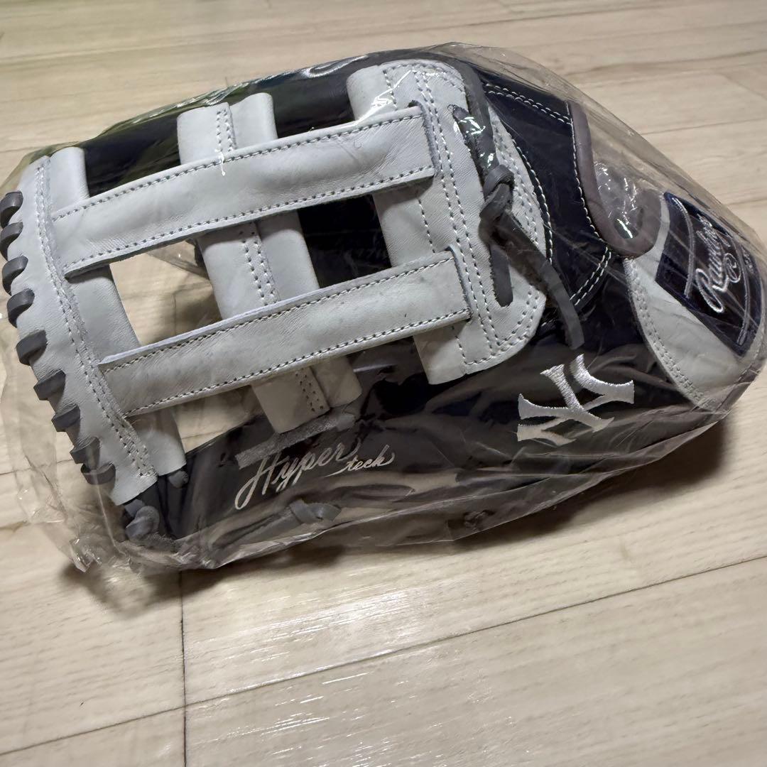 新品　Rawlings NYヤンキース 外野手用　野球グラブ　左投げ用