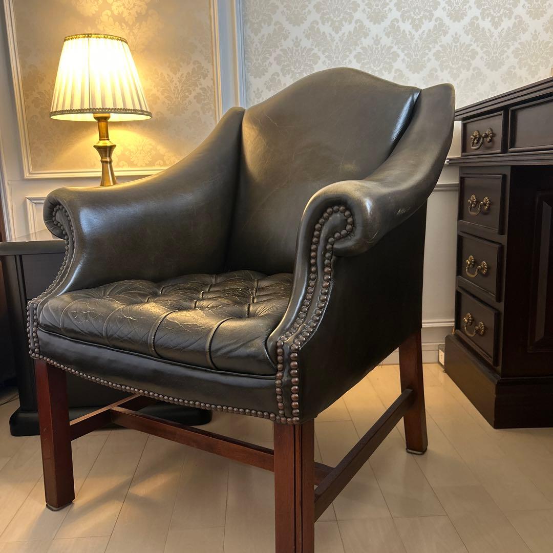 Wade社　英国アンティーク　チェスターフィールド様式　総革ボタンダウン