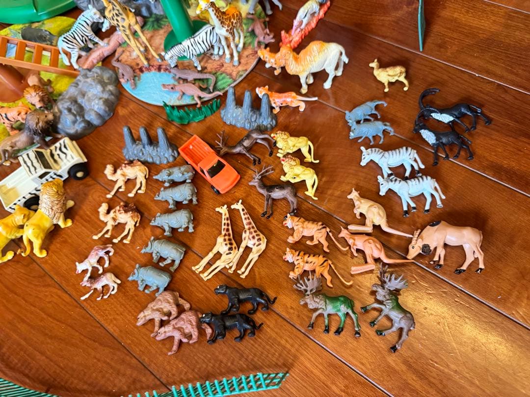 アニア　動物フィギュア&3wayグラグラマウンテンバケツセット