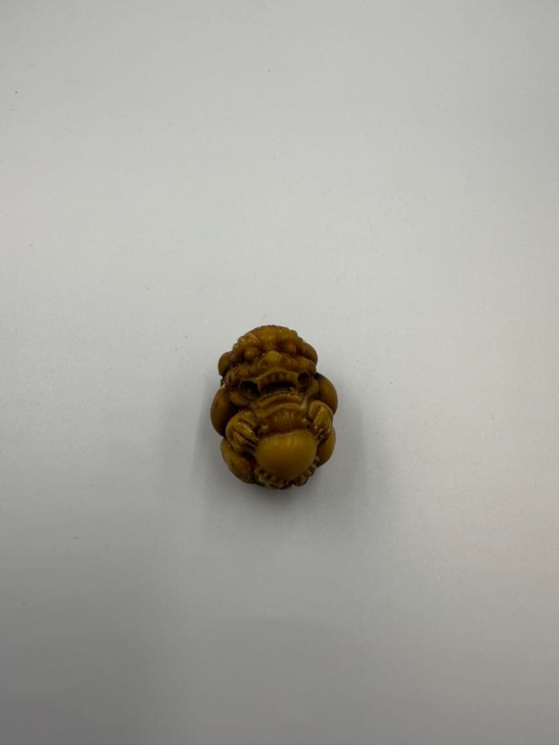 獅子の形状の彫刻オブジェ材質不明