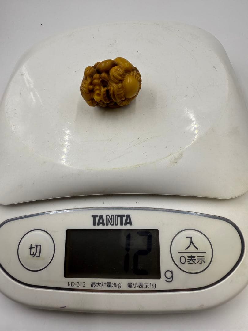 獅子の形状の彫刻オブジェ材質不明