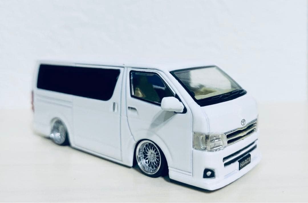 1/64 トヨタ　ハイエース　ローダウン　改　ツライチ