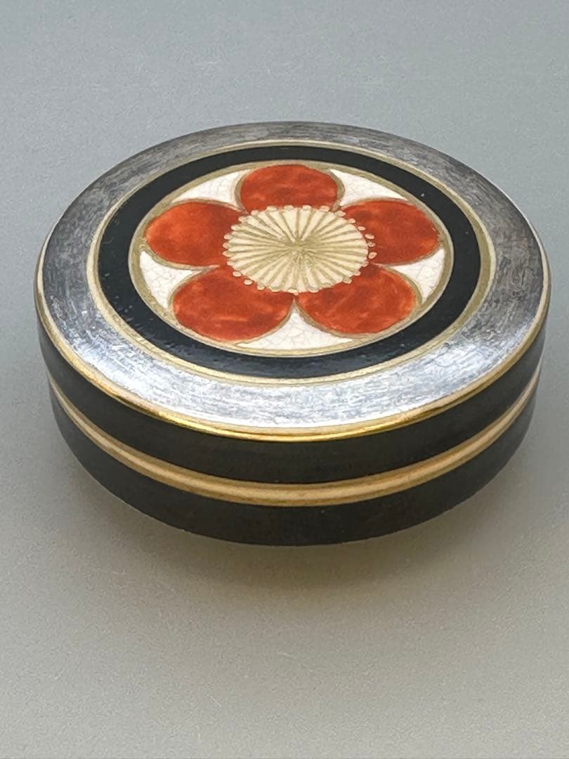 茶道具　香合　永楽善五郎　梅香合