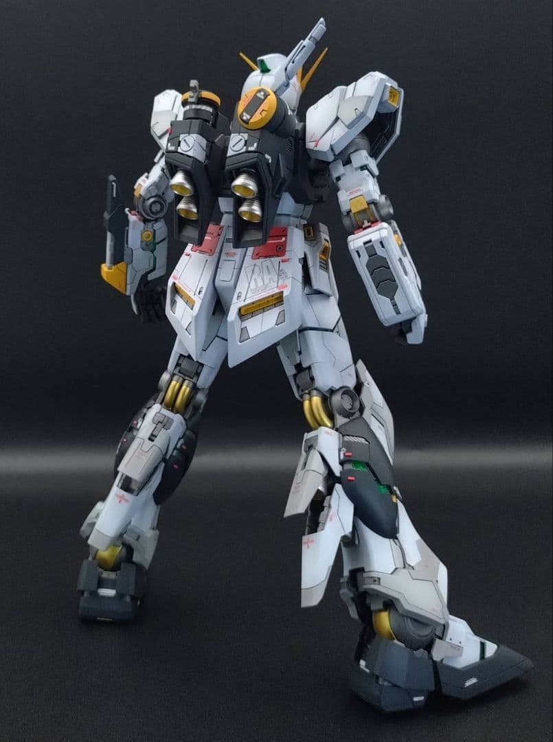 ガンプラ　完成品　MG1/100 νガンダムver.ka