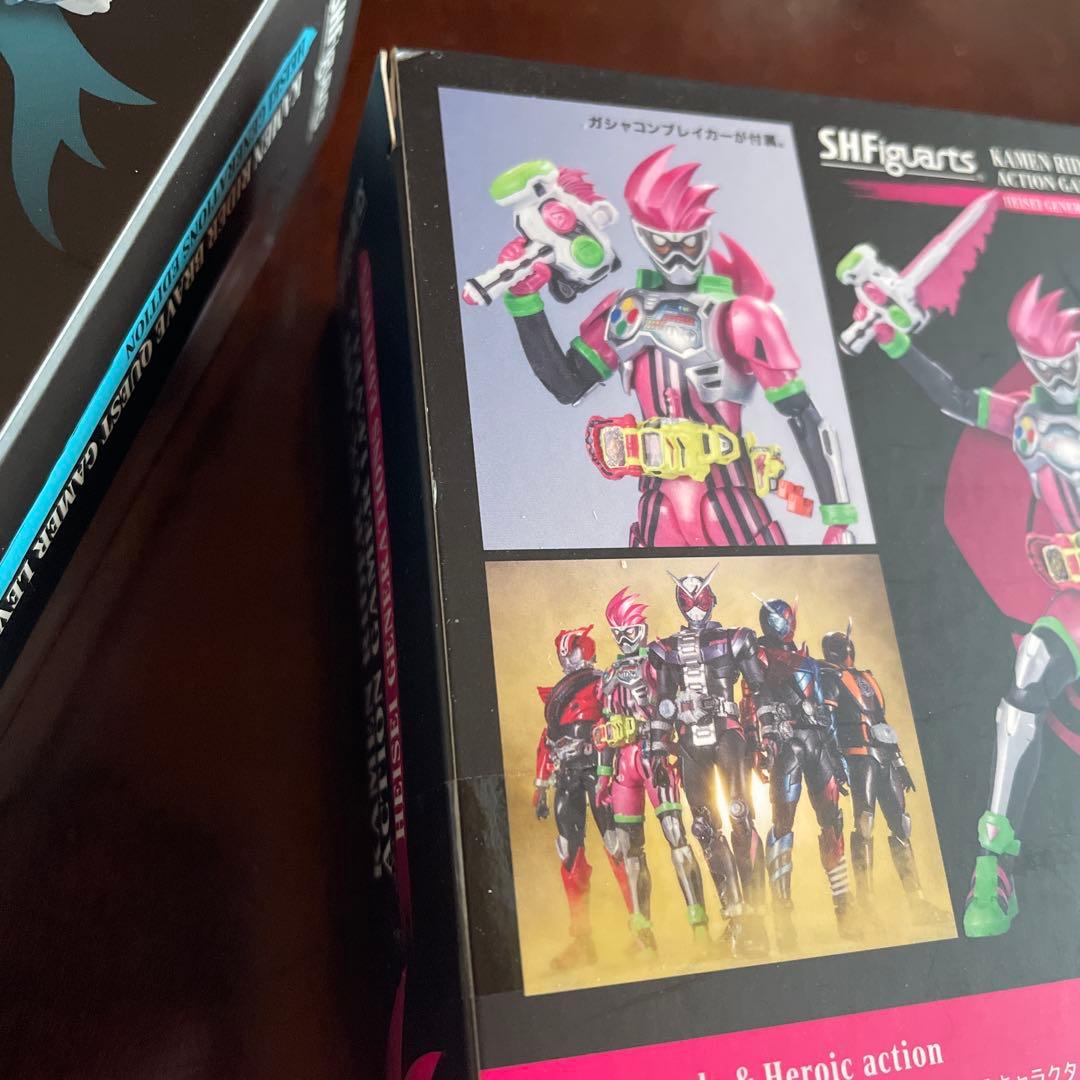 S.H.Figuarts 仮面ライダーエグゼイド＆仮面ライダーブレイブ