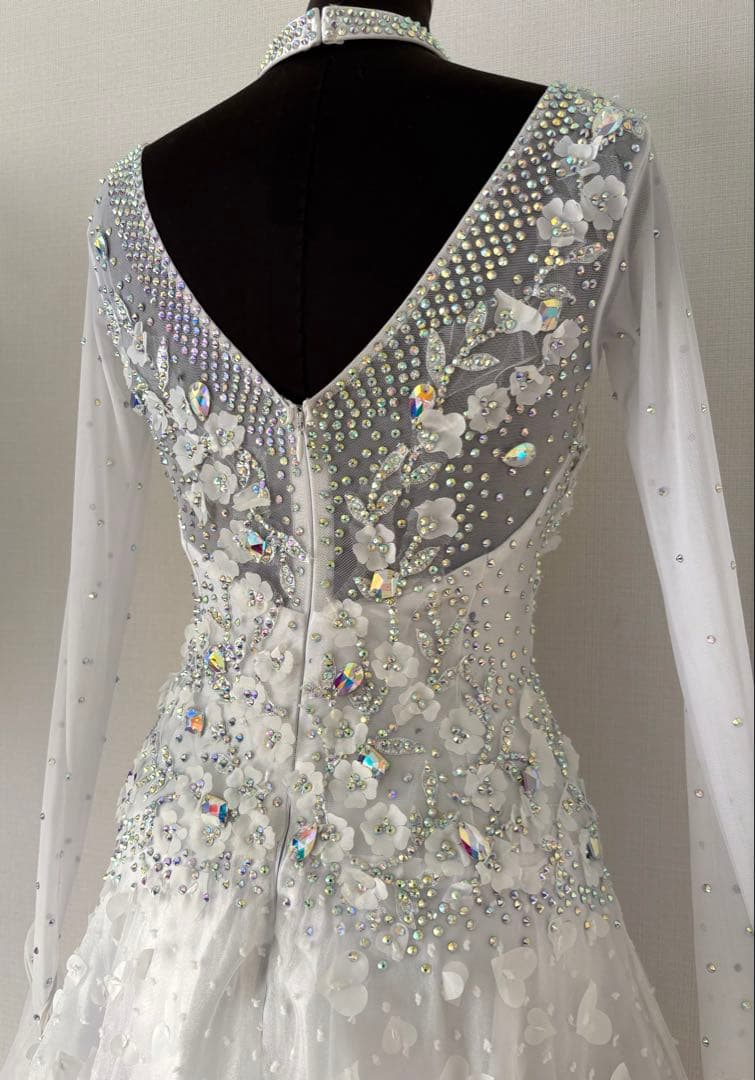 【処分価格】社交ダンスドレス　デモ用ドレス　競技用　ソシアル　白