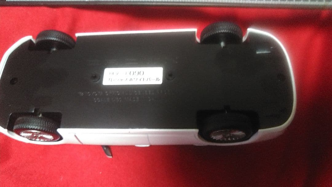 人気色 トヨタディーラー限定 クラウンセダン 16代目 プレシャスホワイトパール