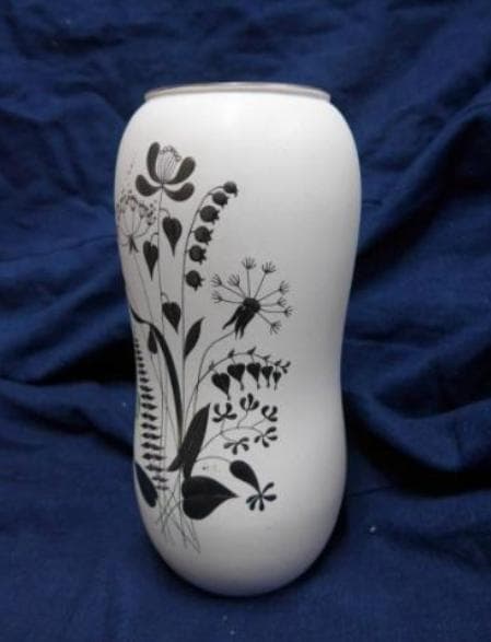 スウェーデンの５０年代を代表するスティグ・リンドベリの銀スクラッチの花瓶