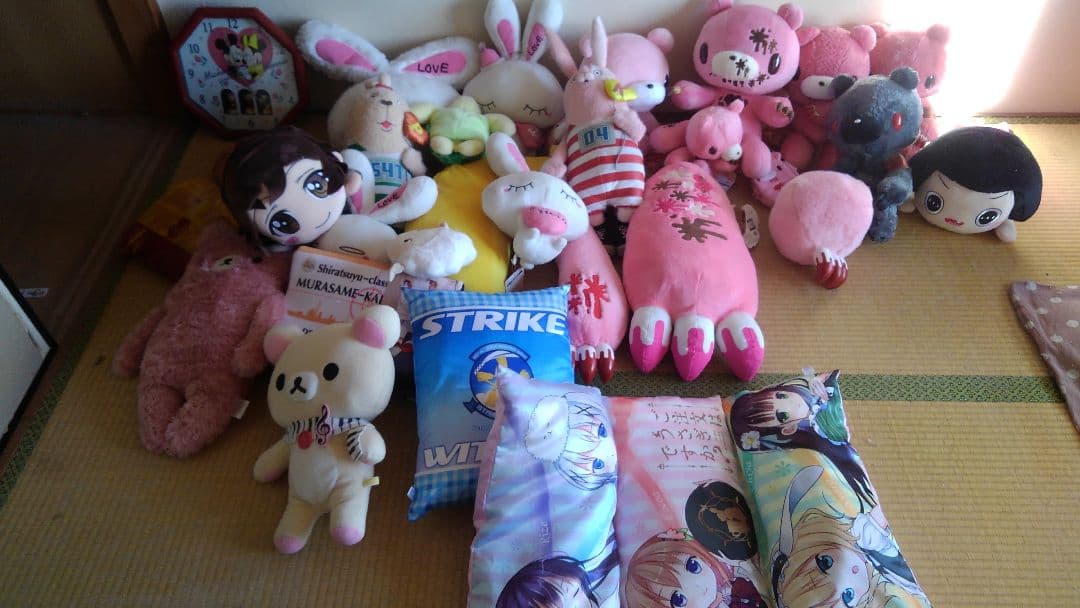 大量フィギュア・ぬいぐるみ　全部セットにて