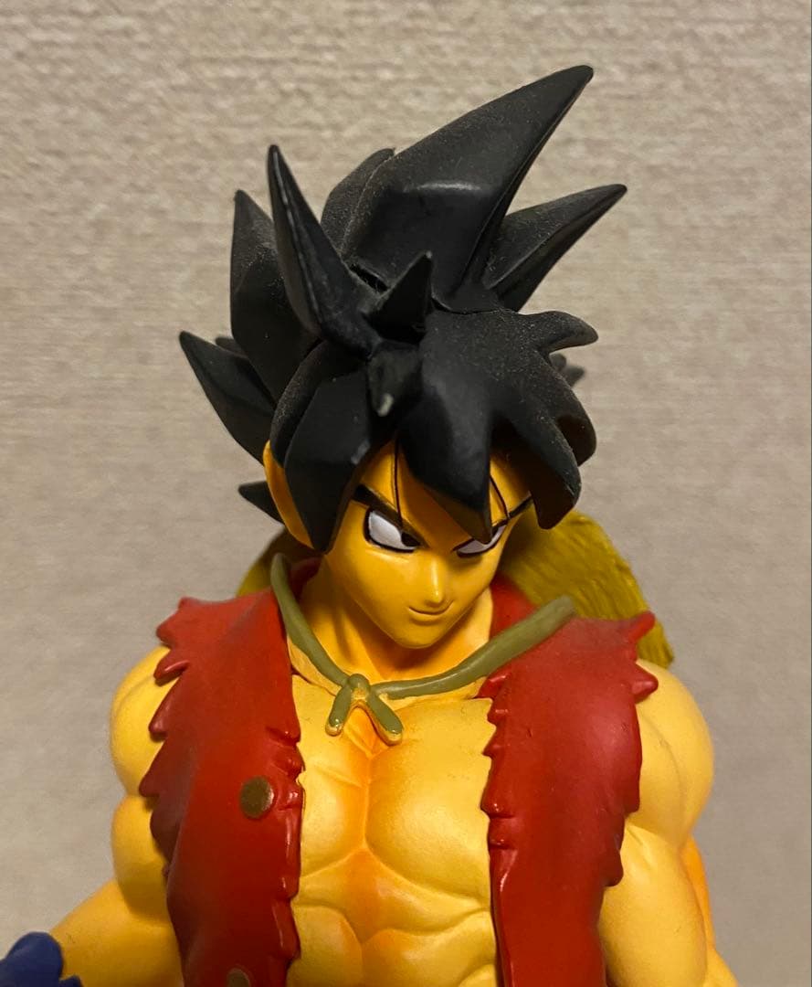 ドラゴンボールカプセルネオ　withワンピース　ジャンプ40周年　悟空フィギュア