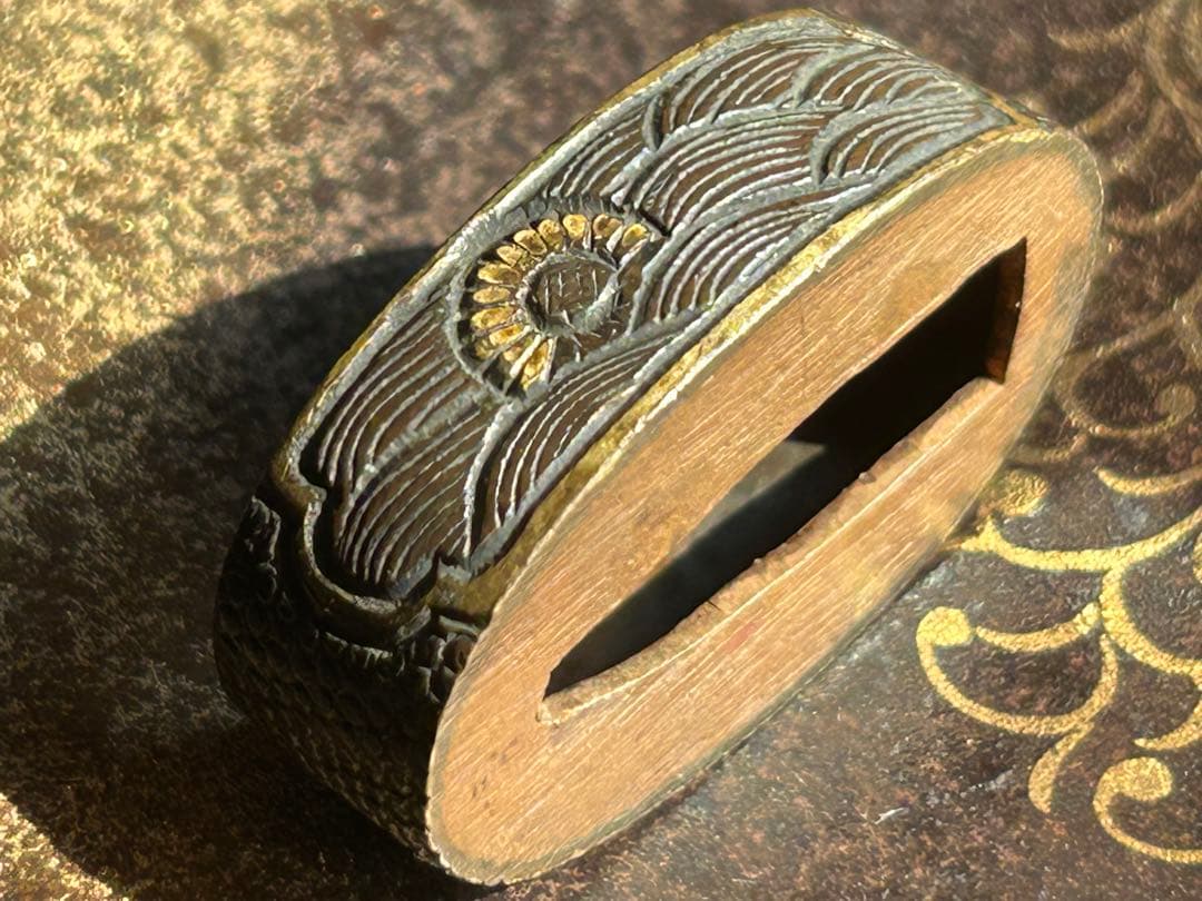 刀装具　波模様　武具　日本刀　骨董　アンティーク　コレクション