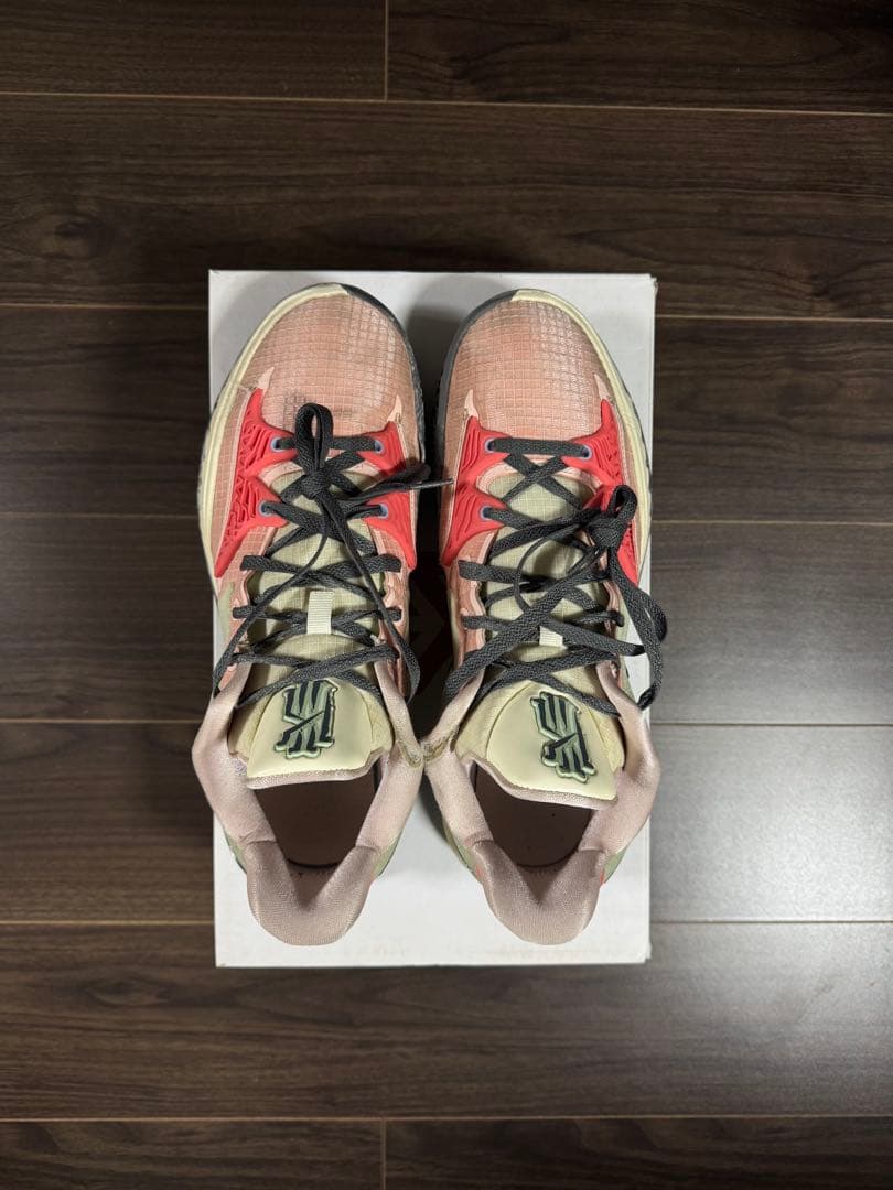 Nike カイリーロー4 EP