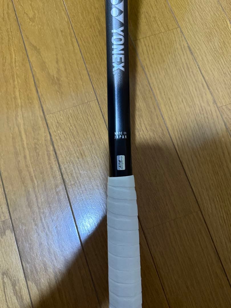 ほぼ新品 YONEX テニスラケット ボルトレイジ8v