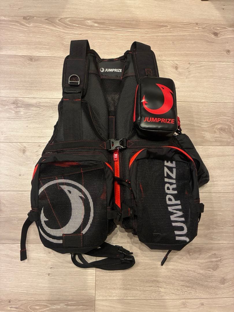 ジャンプライズ クールベスト ブラック×レッド