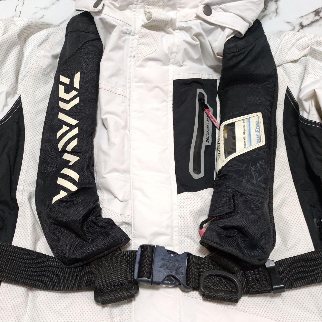 桜マークライブジャケットとワークマンの防寒着上着のみ