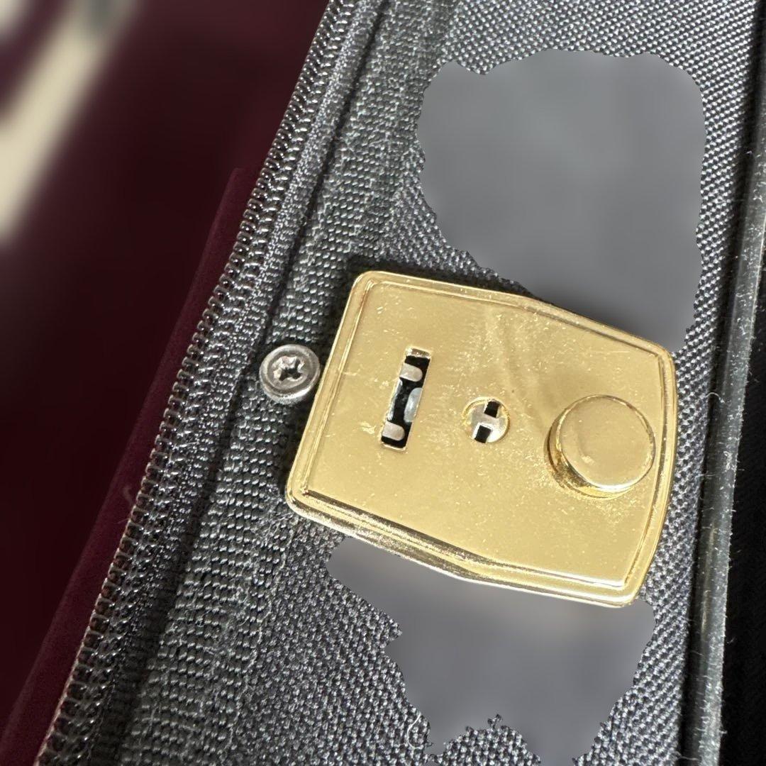 バイオリンケース 黒 ワインレッド内装