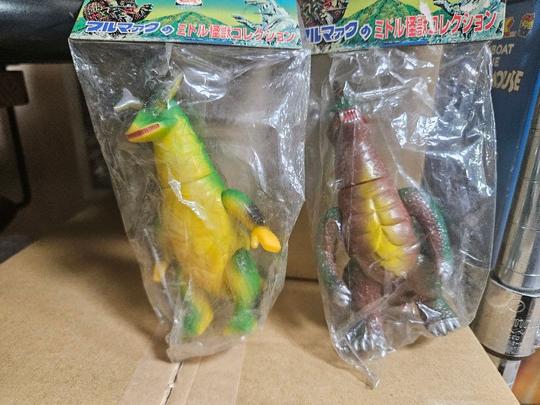 ブルマァクのミドル怪獣コレクション　復刻版　エレキング　アーストロン