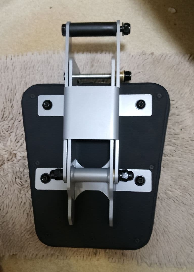 mbc アジャスタブル ペンチ　この商品は3万8500円です。