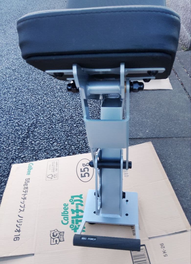 mbc アジャスタブル ペンチ　この商品は3万8500円です。