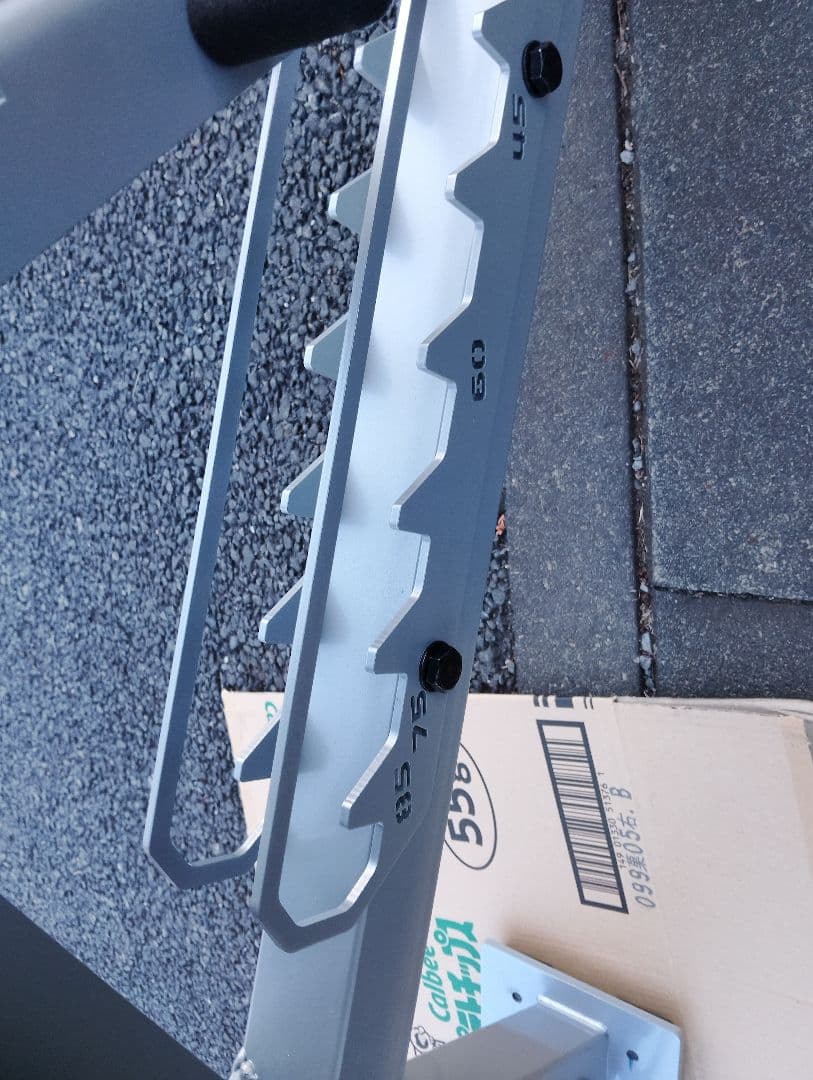 mbc アジャスタブル ペンチ　この商品は3万8500円です。