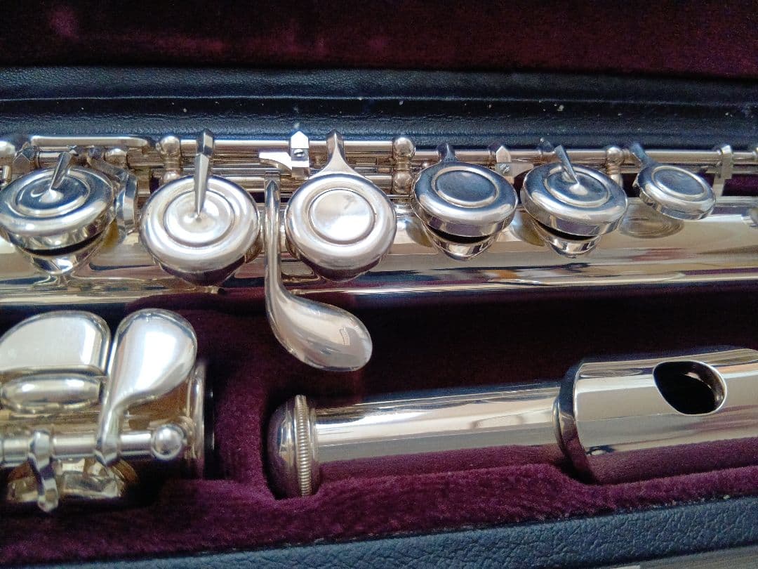 ♦美品♦現行モデル【頭部管銀製】ヤマハフルート YFL312