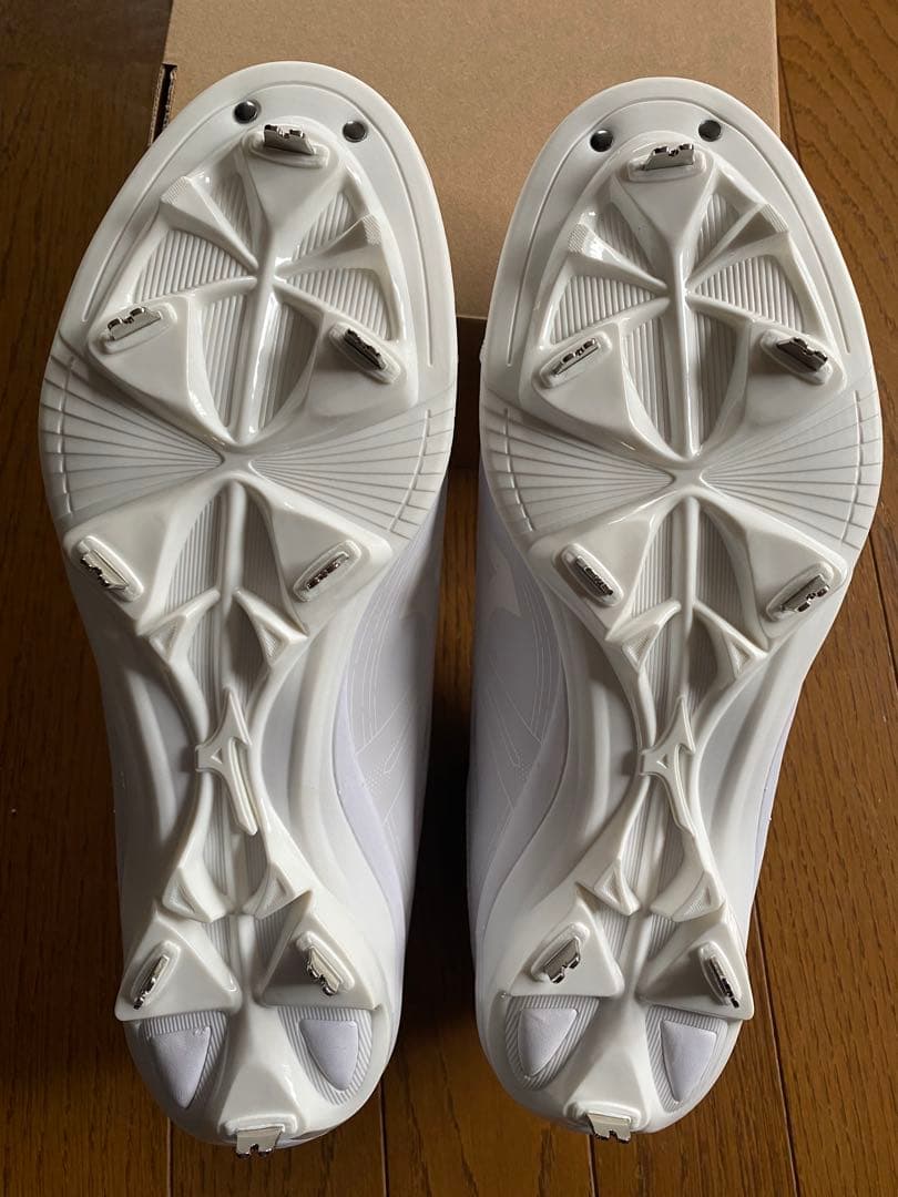 Mizuno 野球用ホワイト スパイク 28cm
