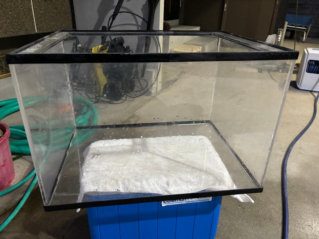 60センチアクリル水槽(60×45×40)(引き取り限定)