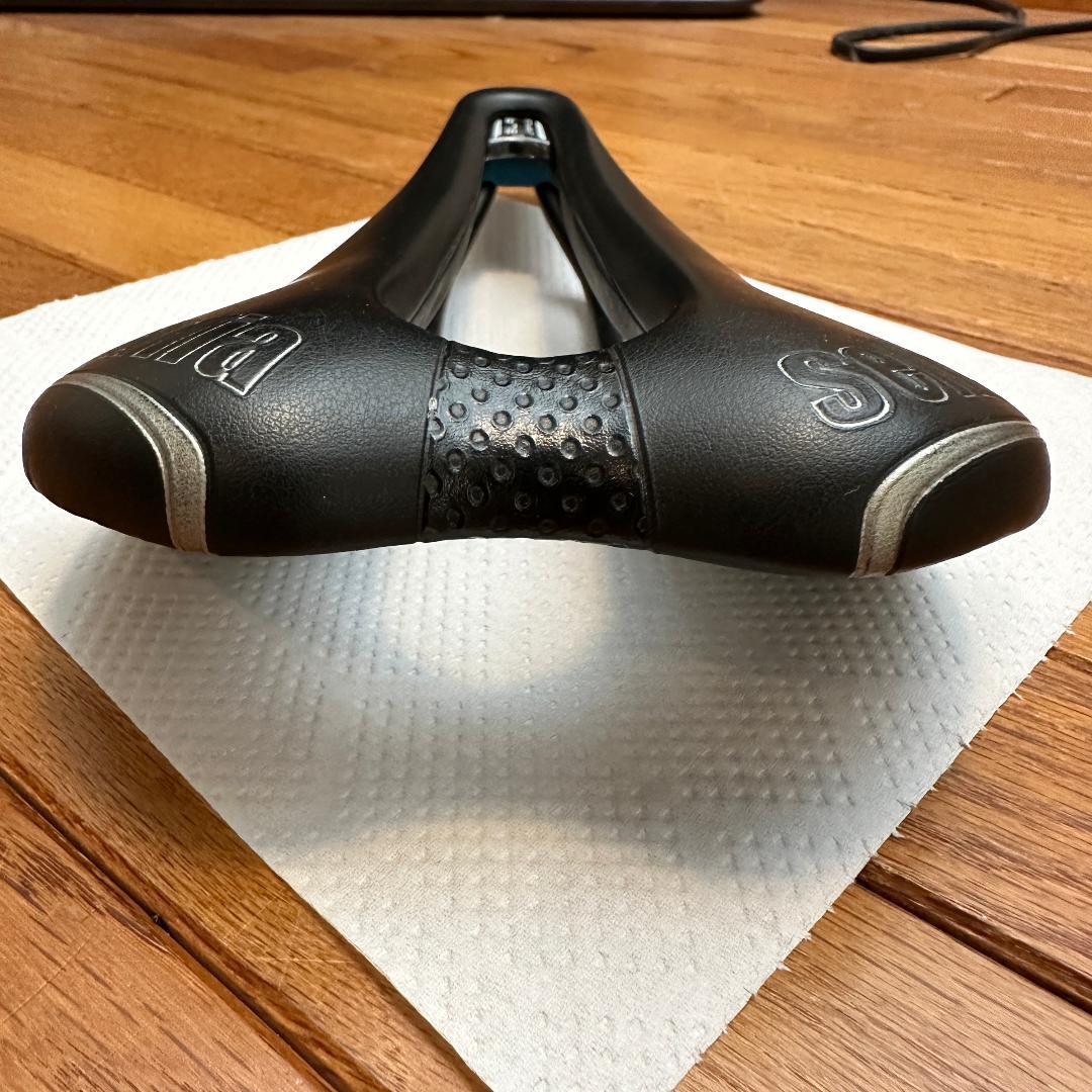 Selle Italia SLR Superflow 145mmサドル 中古 B