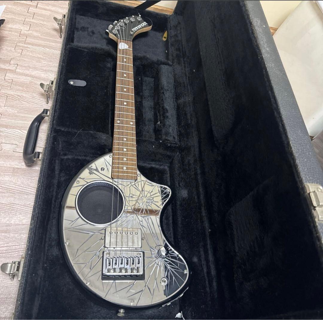 限定30本FERNANDES フェルナンデス アンプ内蔵エレキギター