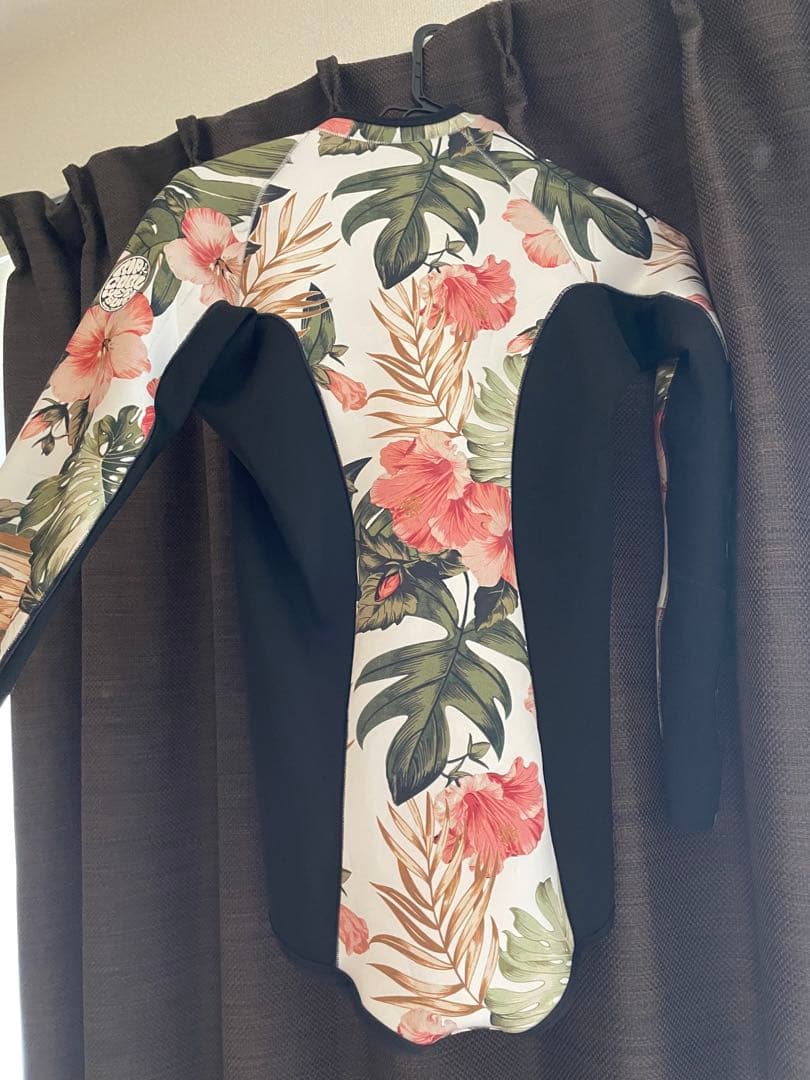 リップカール ウェットスーツ