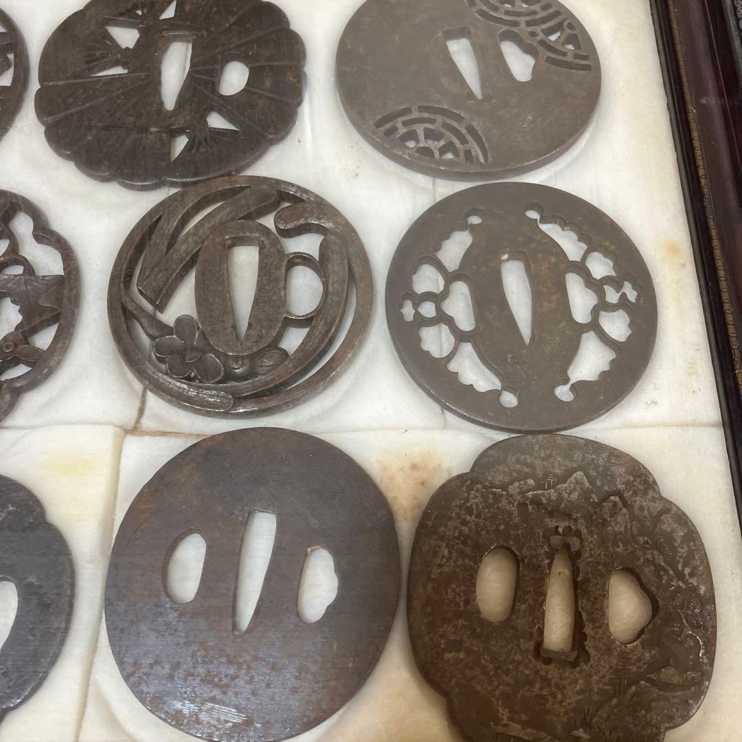 昭和レトロ　日本の伝統的な鍔◼️11個　額入　古美術骨董　1月限定価格　刀