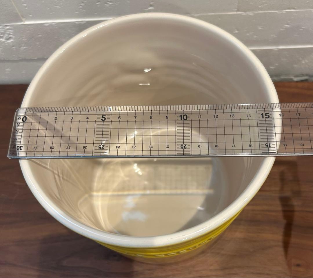 ル・クルーゼ　ペットフードコンテナー スクープ付き、ペットボール S イエロー