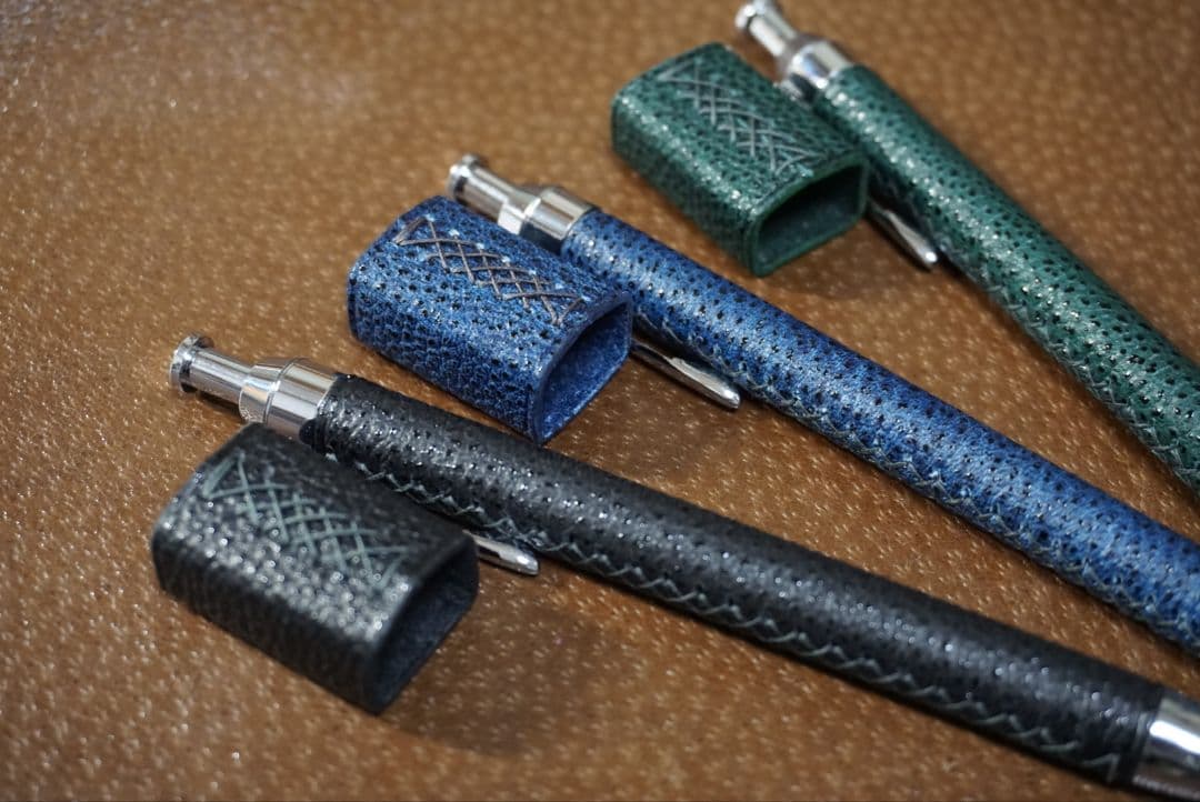 【セール】黒色　革軸ペン　消しゴムケースセット